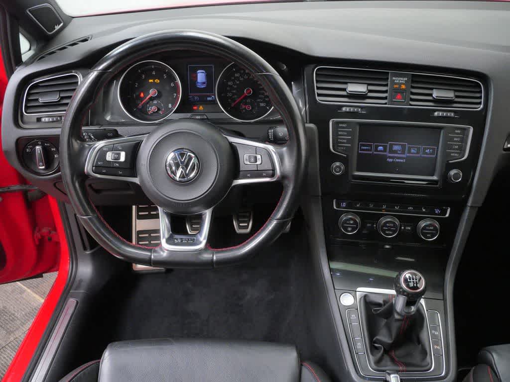 Thumbnail: 2017 Volkswagen Golf - 16