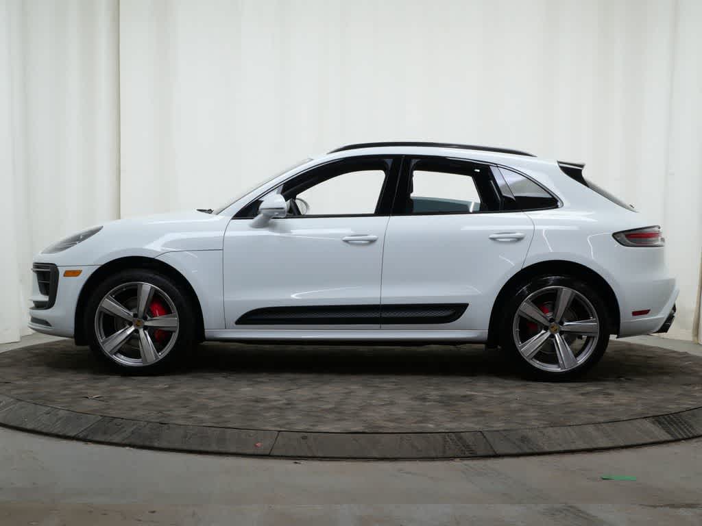 Thumbnail: 2026 Porsche Macan - 2