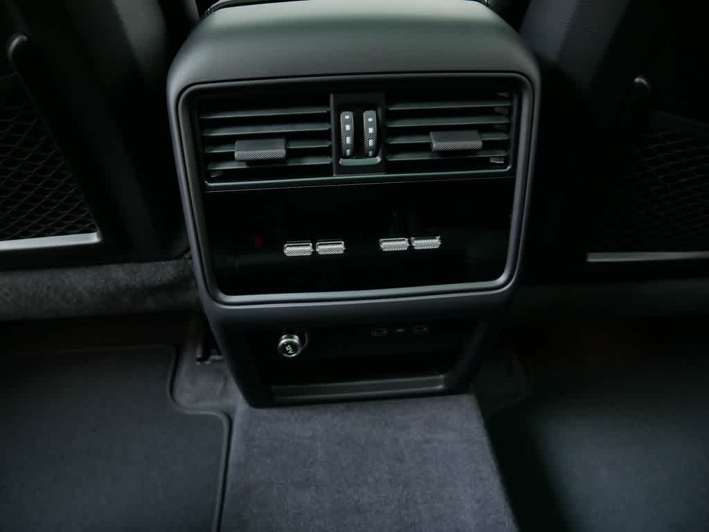 Thumbnail: 2026 Porsche Cayenne - 15