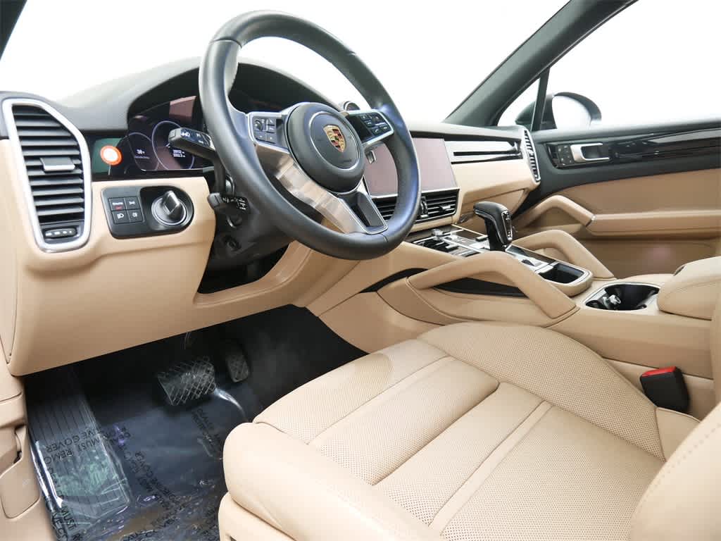 Thumbnail: 2023 Porsche Cayenne - 4