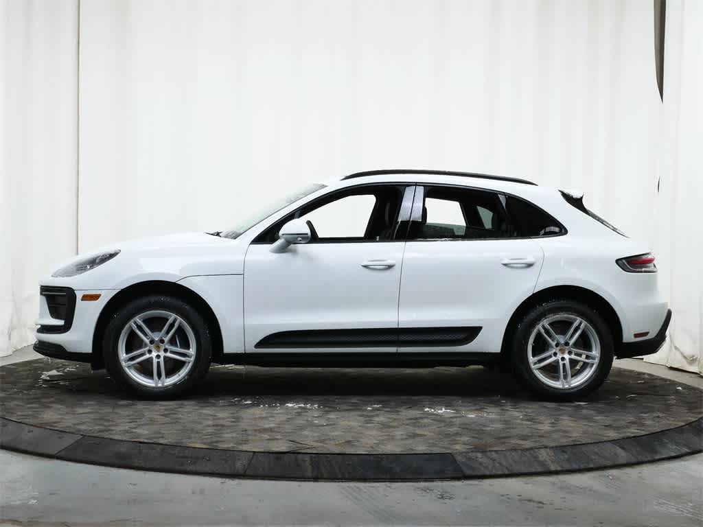 Thumbnail: 2026 Porsche Macan - 2