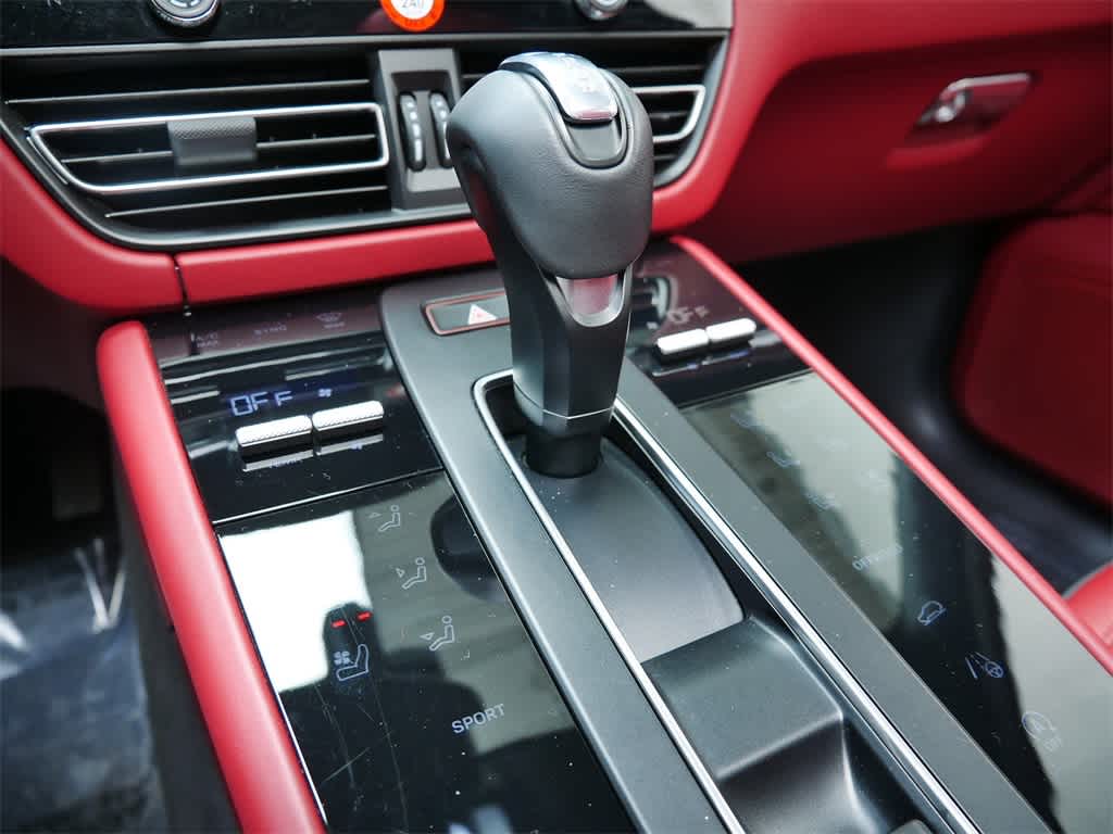 Thumbnail: 2023 Porsche Macan - 26