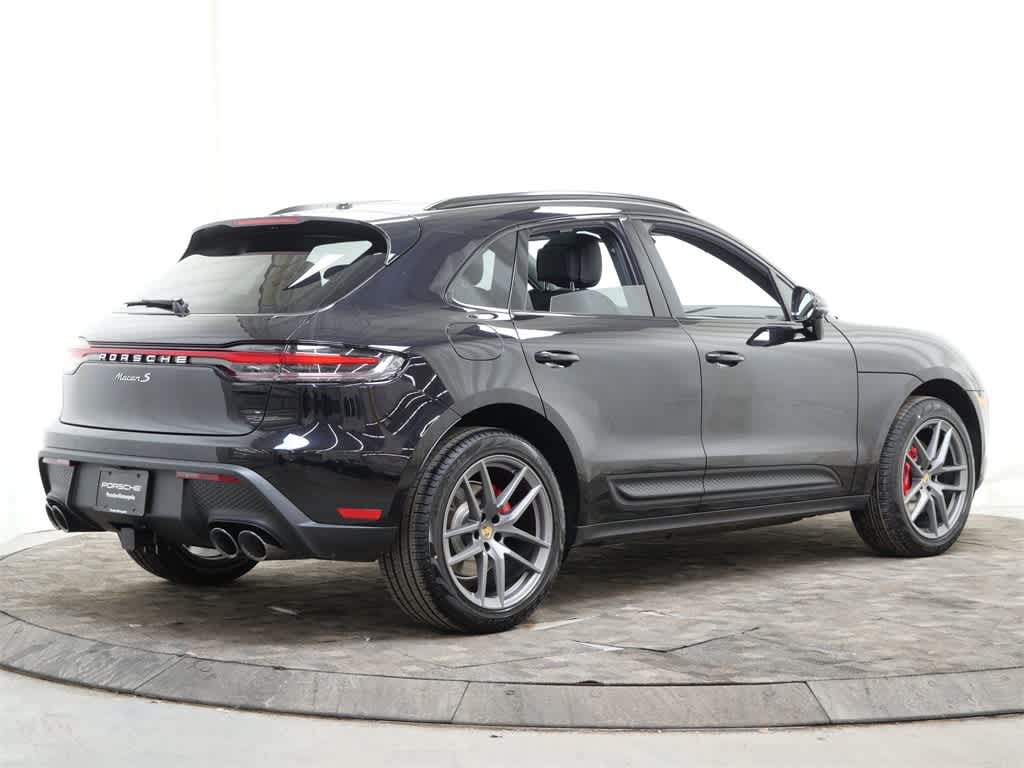 Thumbnail: 2026 Porsche Macan - 7