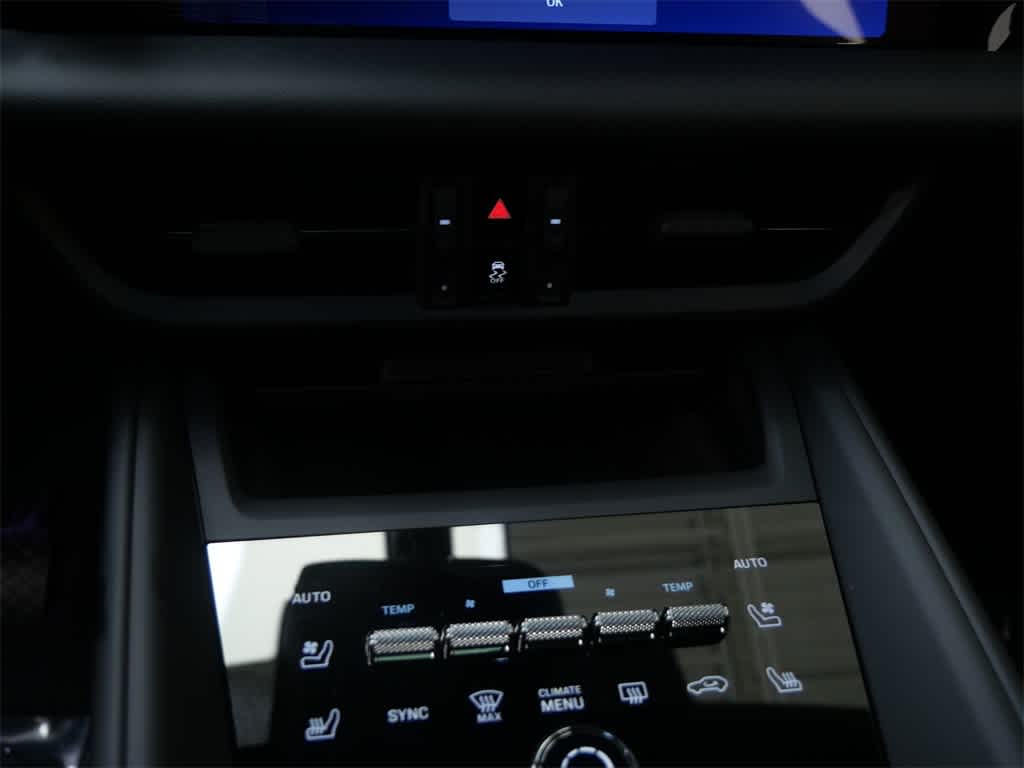 Thumbnail: 2026 Porsche Macan - 18