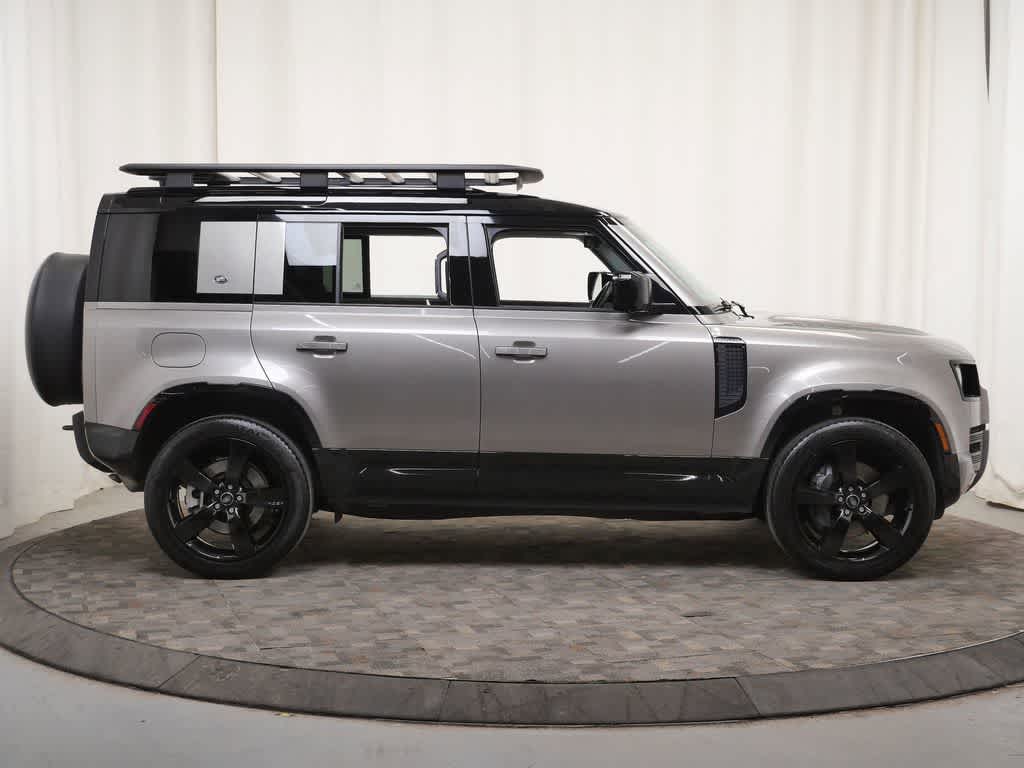 Thumbnail: 2024 Land Rover Defender - 8