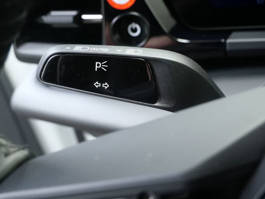 Thumbnail: 2024 Porsche Macan - 24