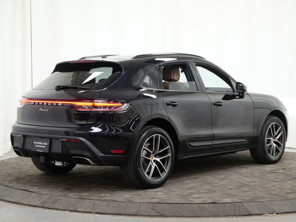 Thumbnail: 2026 Porsche Macan - 7