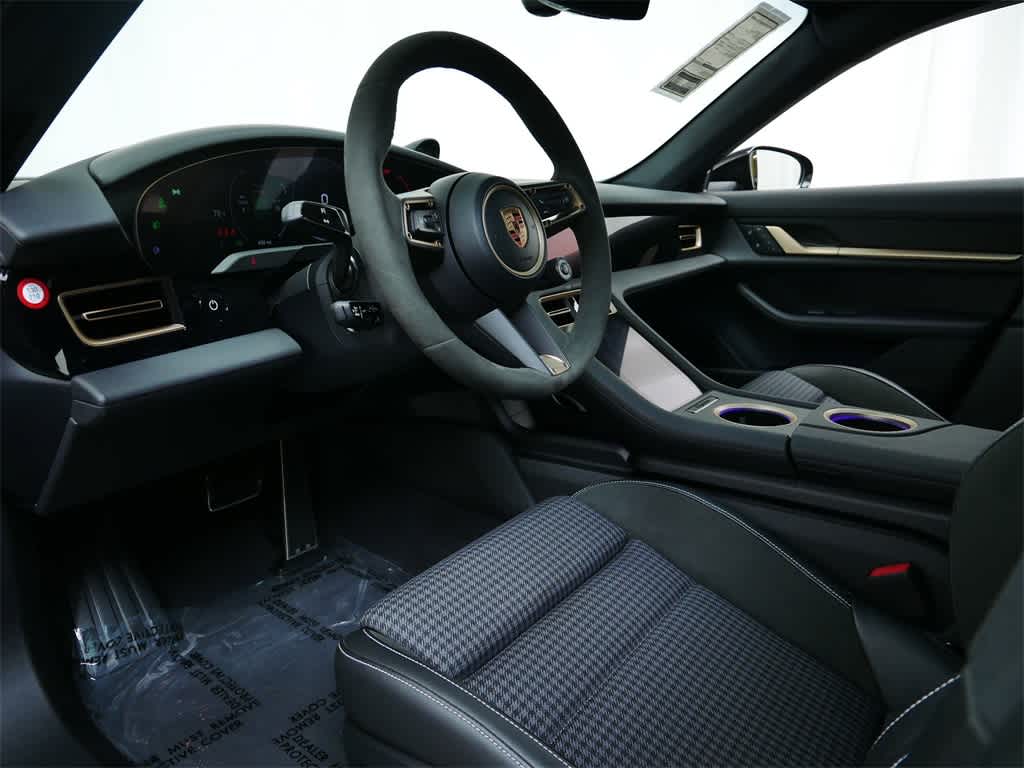 Thumbnail: 2025 Porsche Taycan - 4