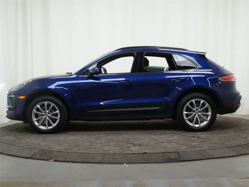 Thumbnail: 2025 Porsche Macan - 2