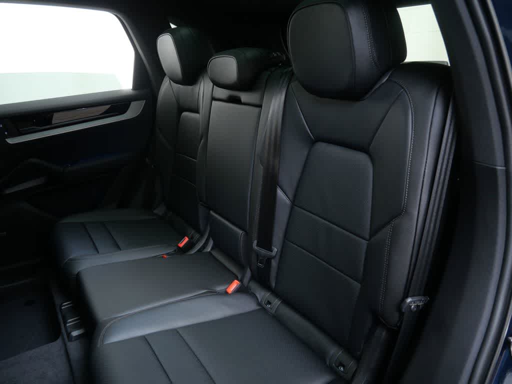 Thumbnail: 2026 Porsche Cayenne - 14
