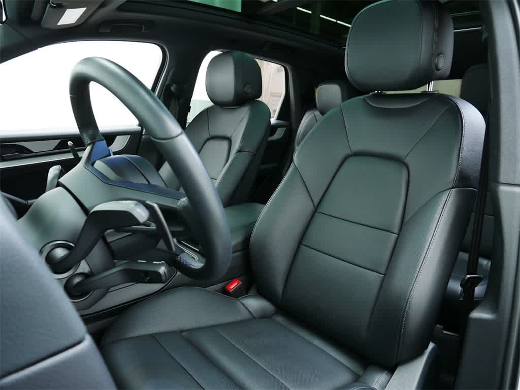 Thumbnail: 2025 Porsche Cayenne - 5