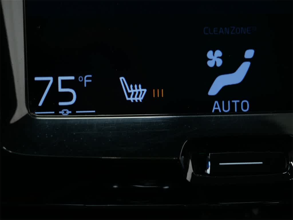 Thumbnail: 2018 Volvo XC60 - 26