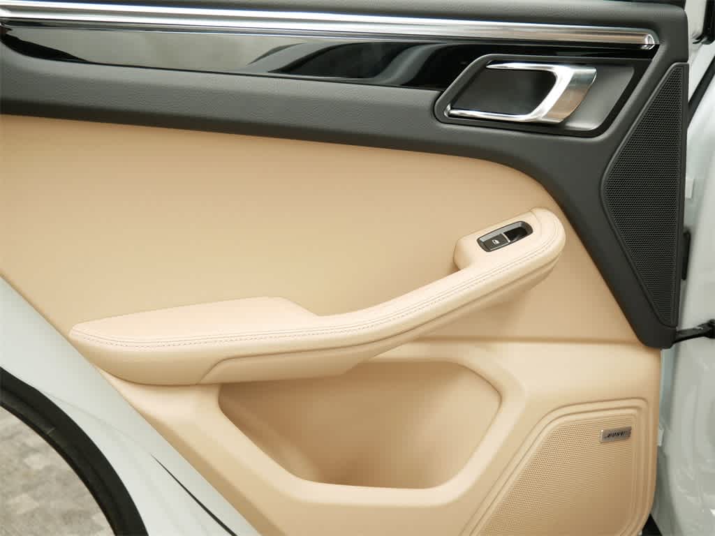 Thumbnail: 2025 Porsche Macan - 13