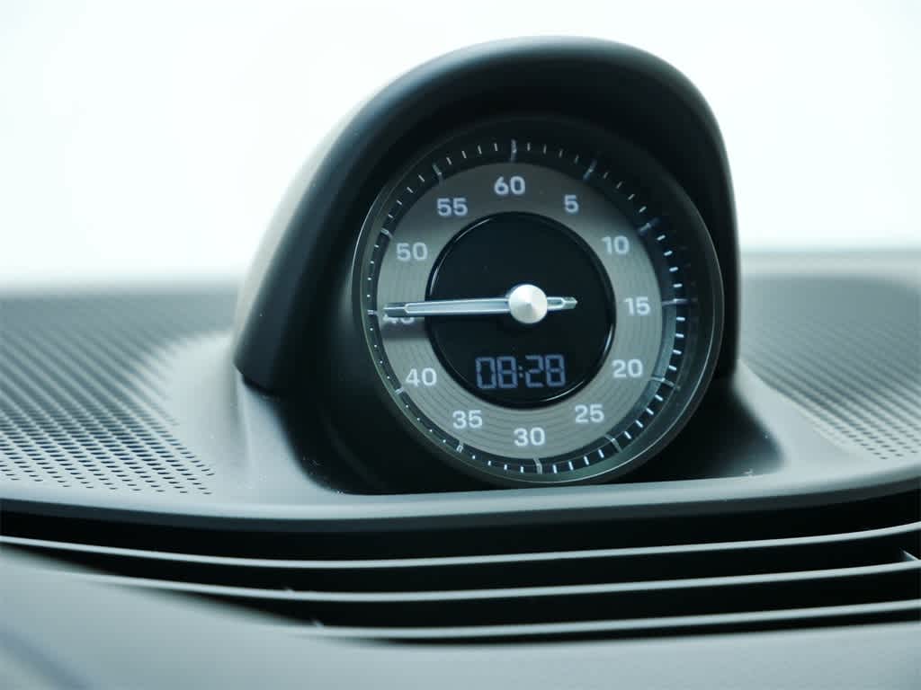 Thumbnail: 2025 Porsche Taycan - 25