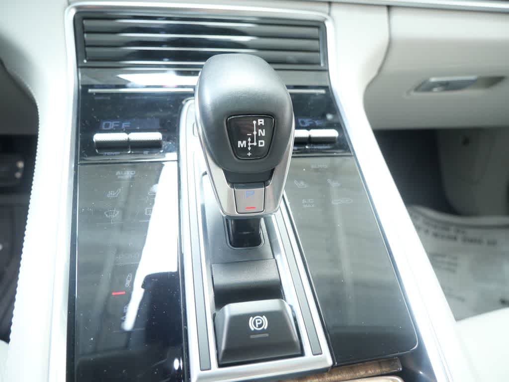 Thumbnail: 2017 Porsche Panamera - 23