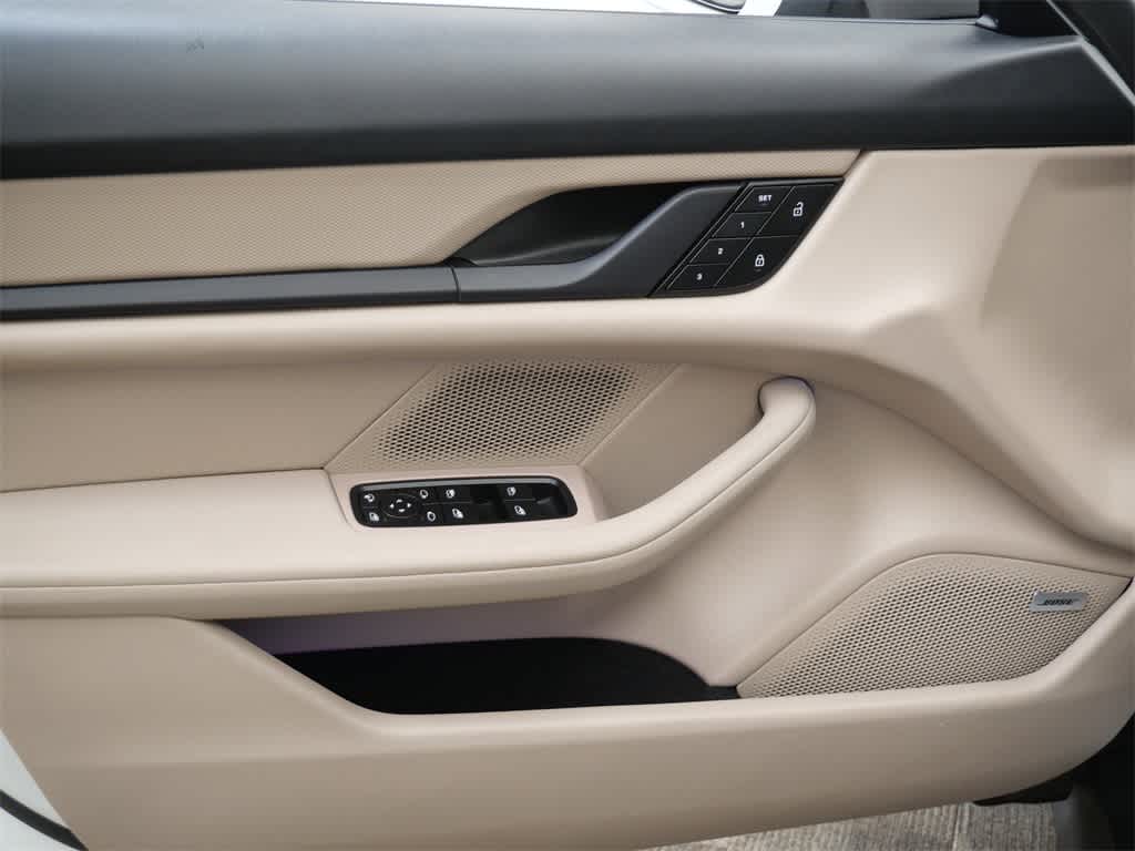 Thumbnail: 2023 Porsche Taycan - 11