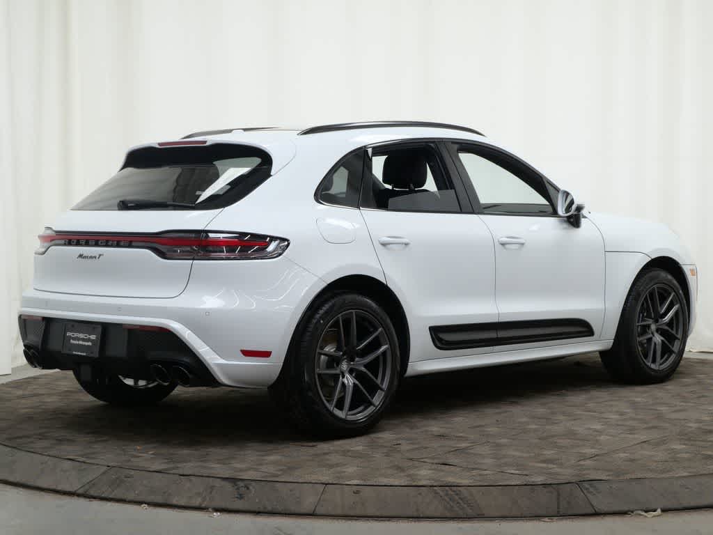 Thumbnail: 2026 Porsche Macan - 7
