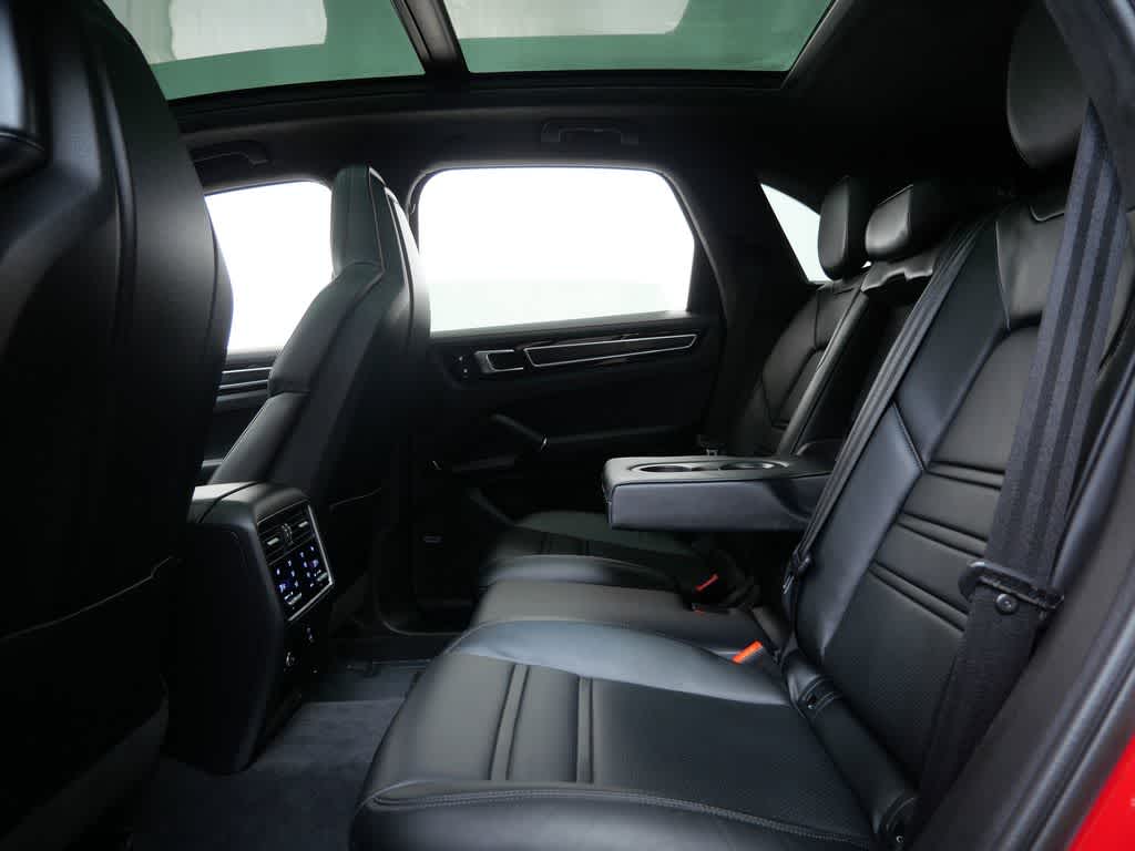 Thumbnail: 2023 Porsche Cayenne - 14