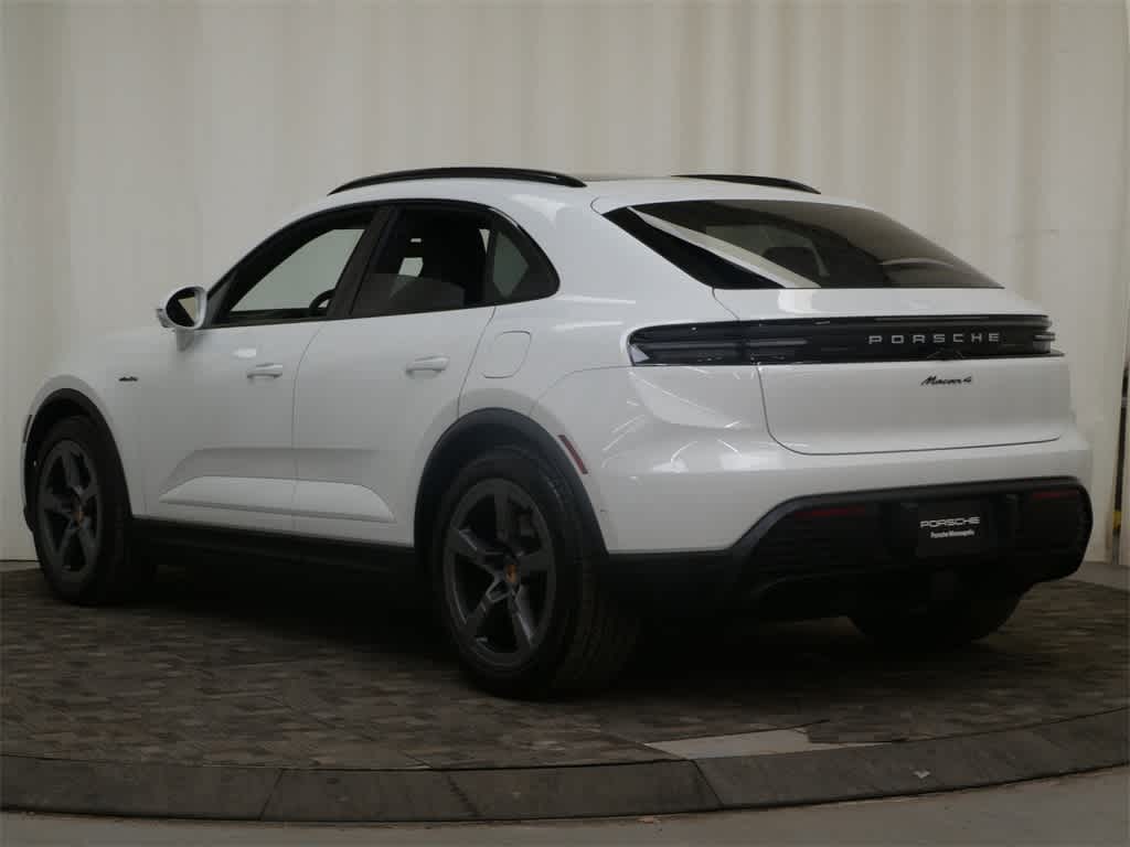 Thumbnail: 2026 Porsche Macan - 3