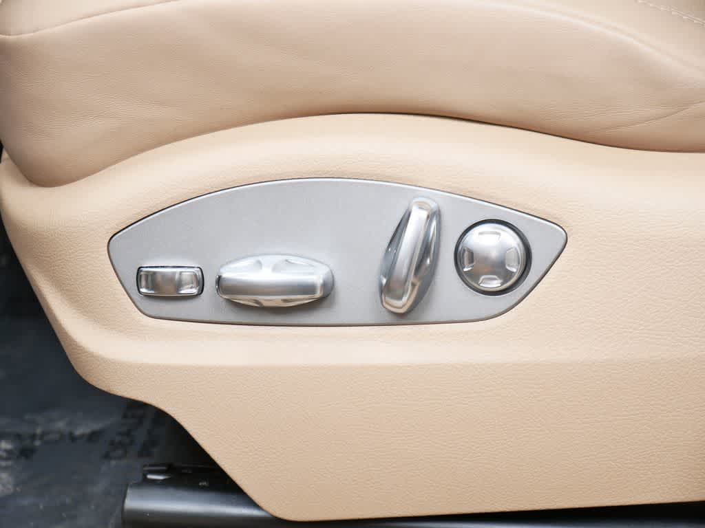 Thumbnail: 2025 Porsche Macan - 12