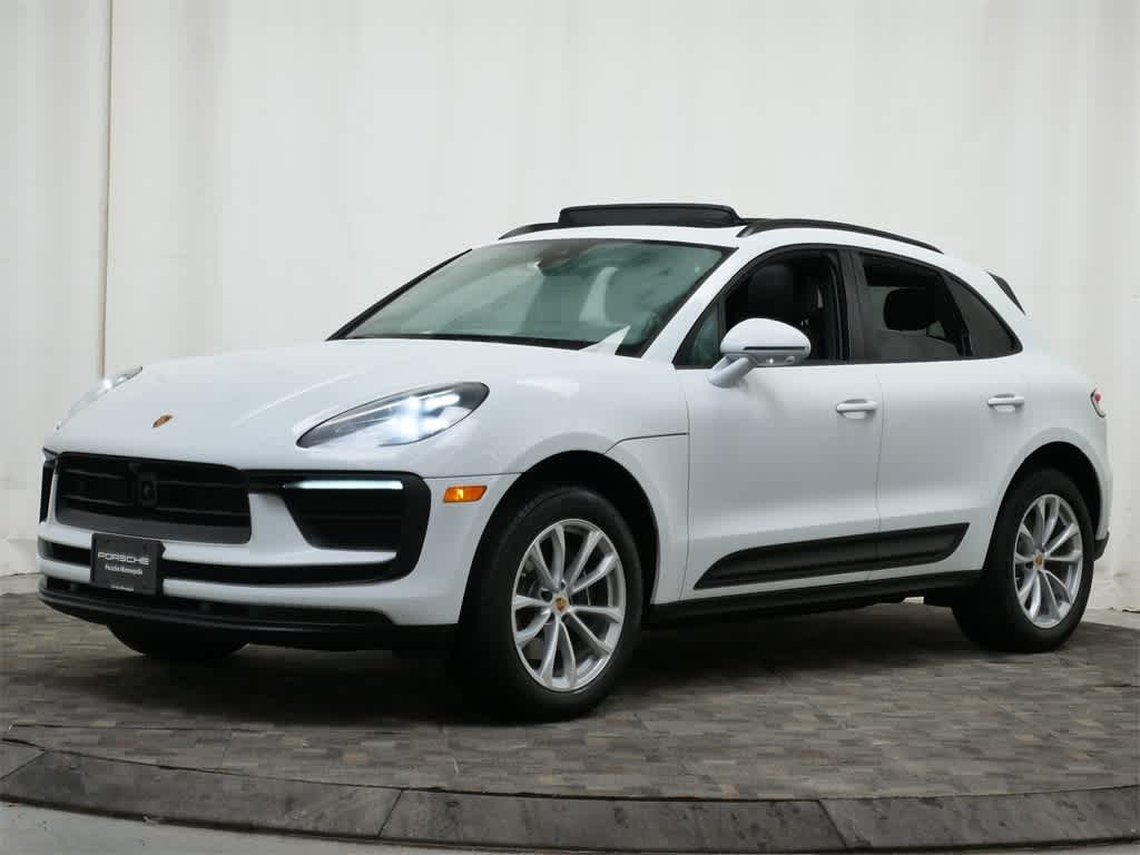 Thumbnail: 2025 Porsche Macan - 1