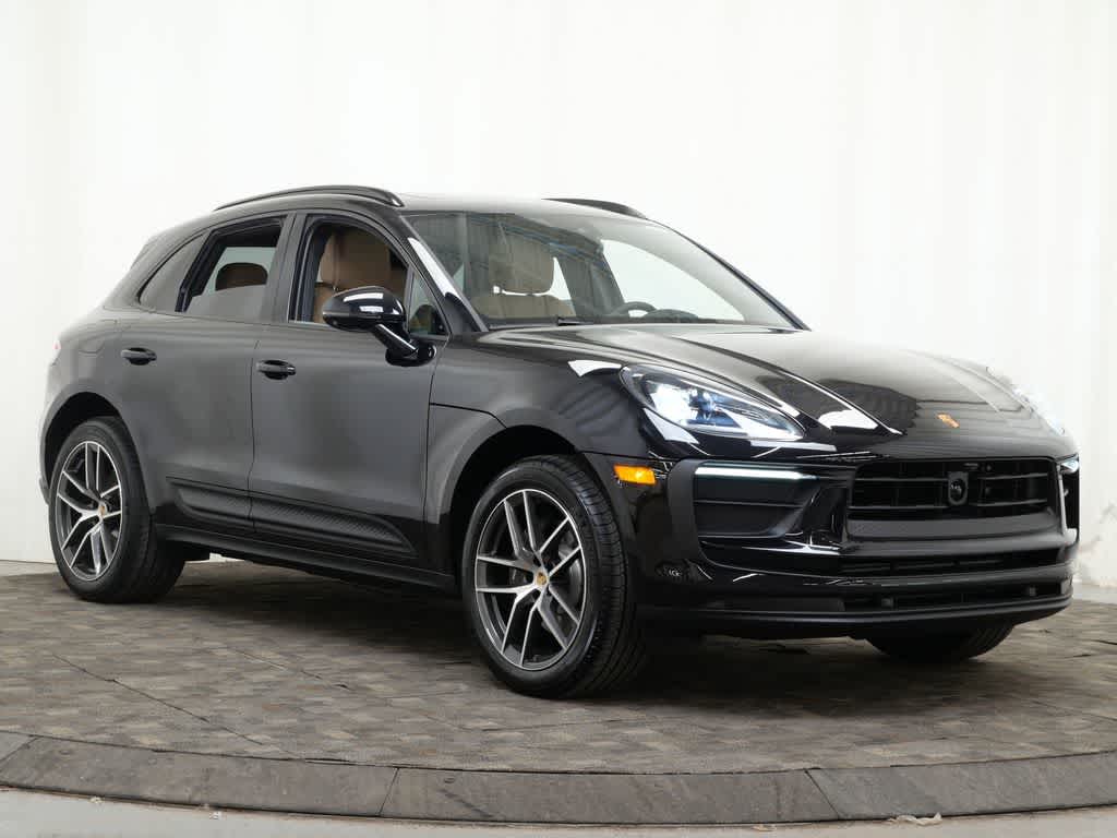 Thumbnail: 2026 Porsche Macan - 9