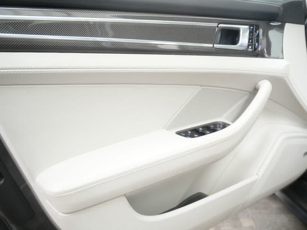 Thumbnail: 2017 Porsche Panamera - 11