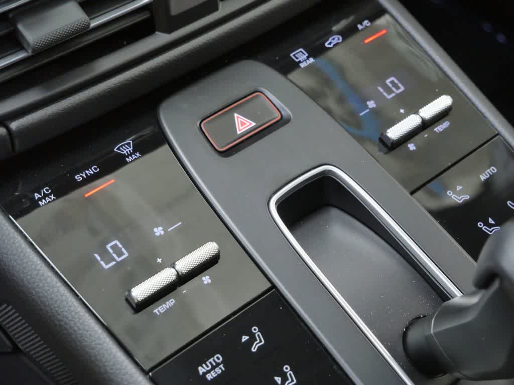 Thumbnail: 2026 Porsche Macan - 25