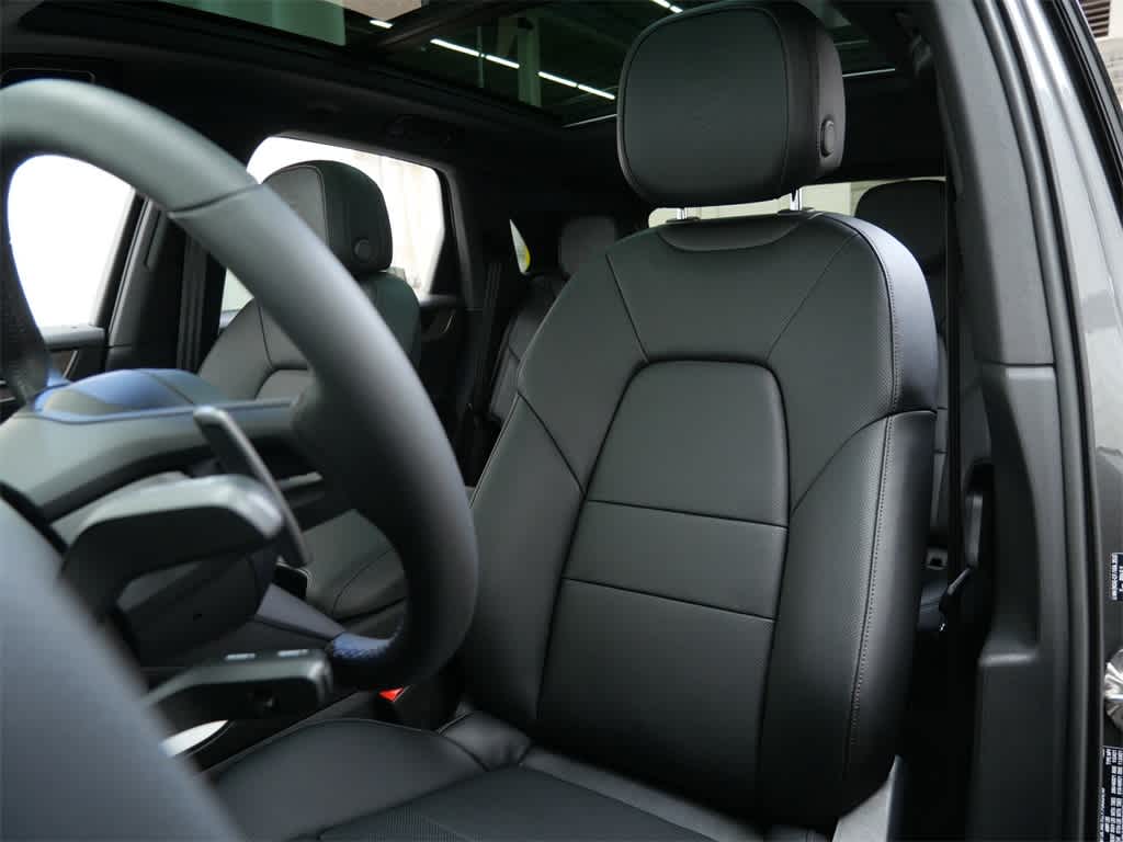 Thumbnail: 2026 Porsche Cayenne - 5