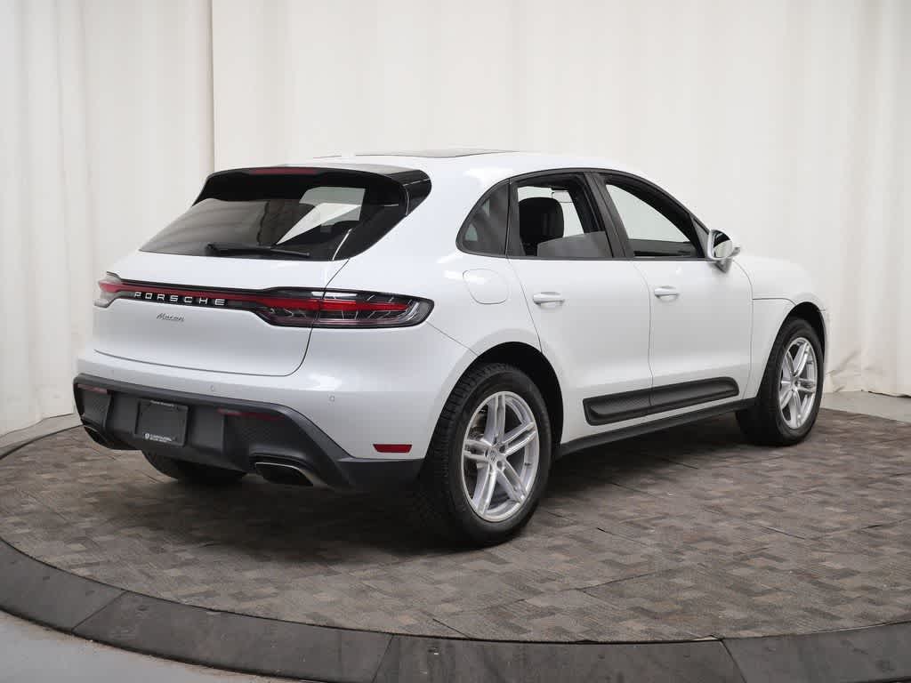 Thumbnail: 2024 Porsche Macan - 7
