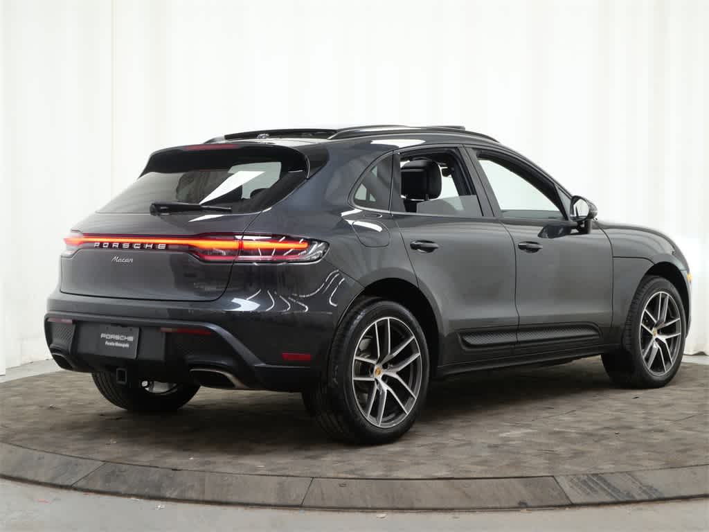 Thumbnail: 2025 Porsche Macan - 7