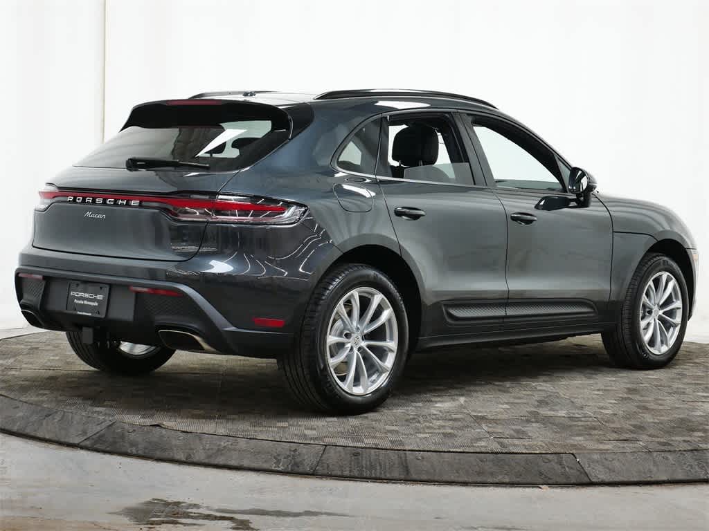 Thumbnail: 2026 Porsche Macan - 7