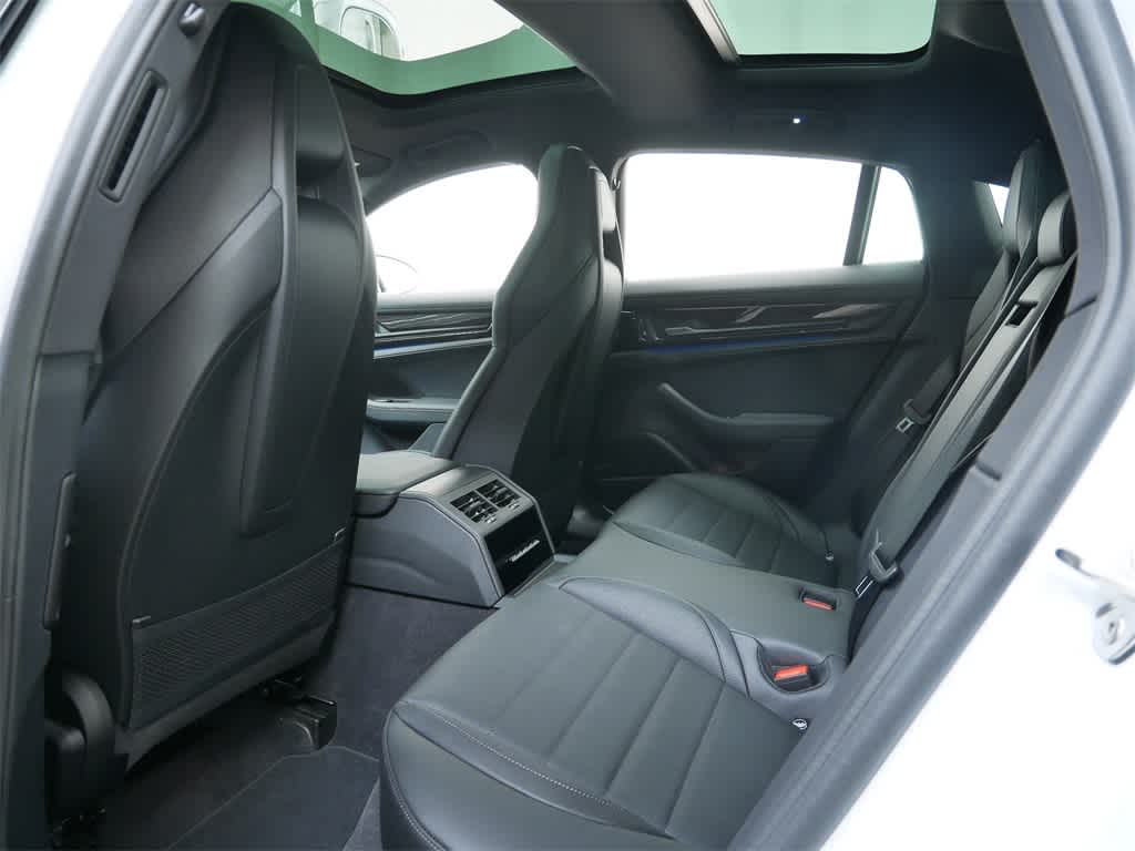 Thumbnail: 2026 Porsche Panamera - 13