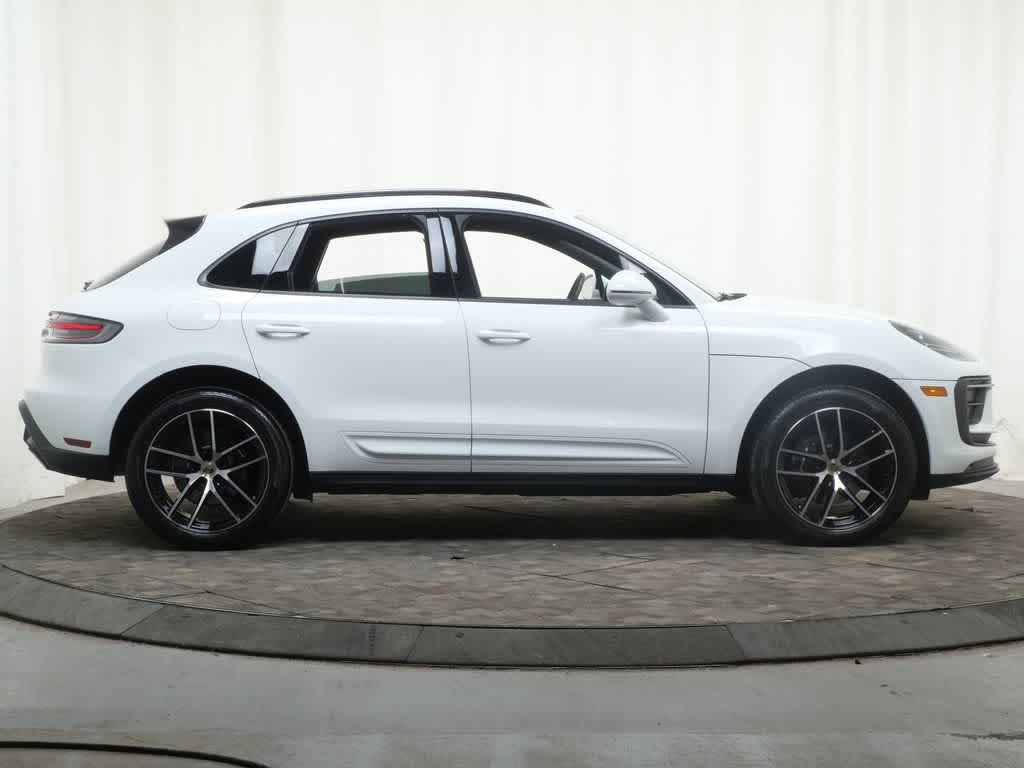 Thumbnail: 2026 Porsche Macan - 8