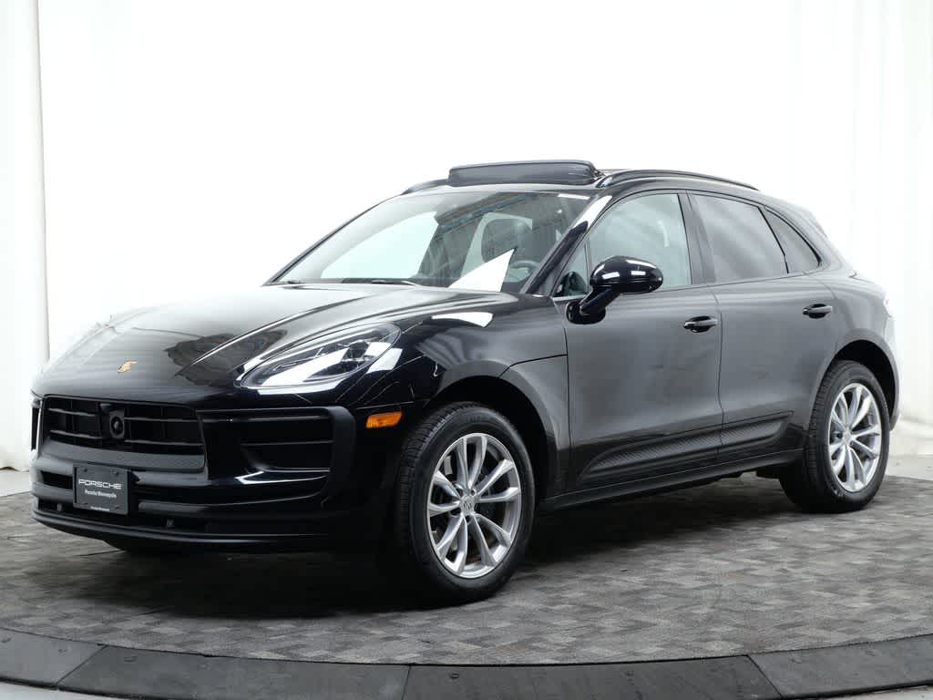 Thumbnail: 2025 Porsche Macan - 1
