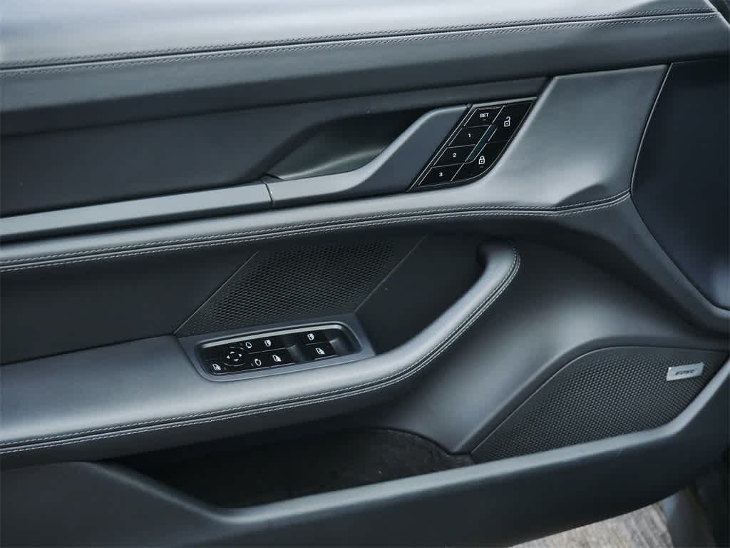 Thumbnail: 2020 Porsche Taycan - 11