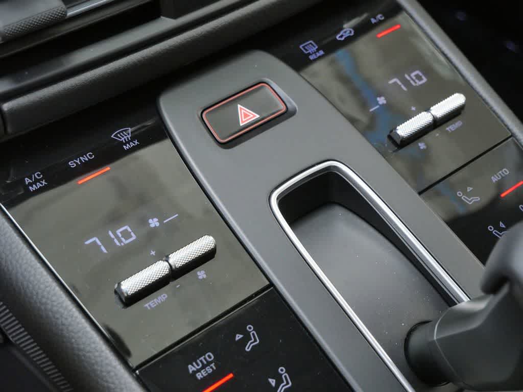 Thumbnail: 2025 Porsche Macan - 23