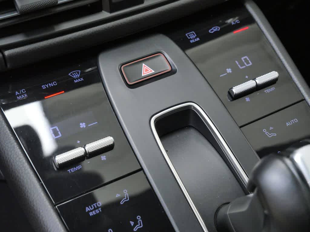 Thumbnail: 2024 Porsche Macan - 25