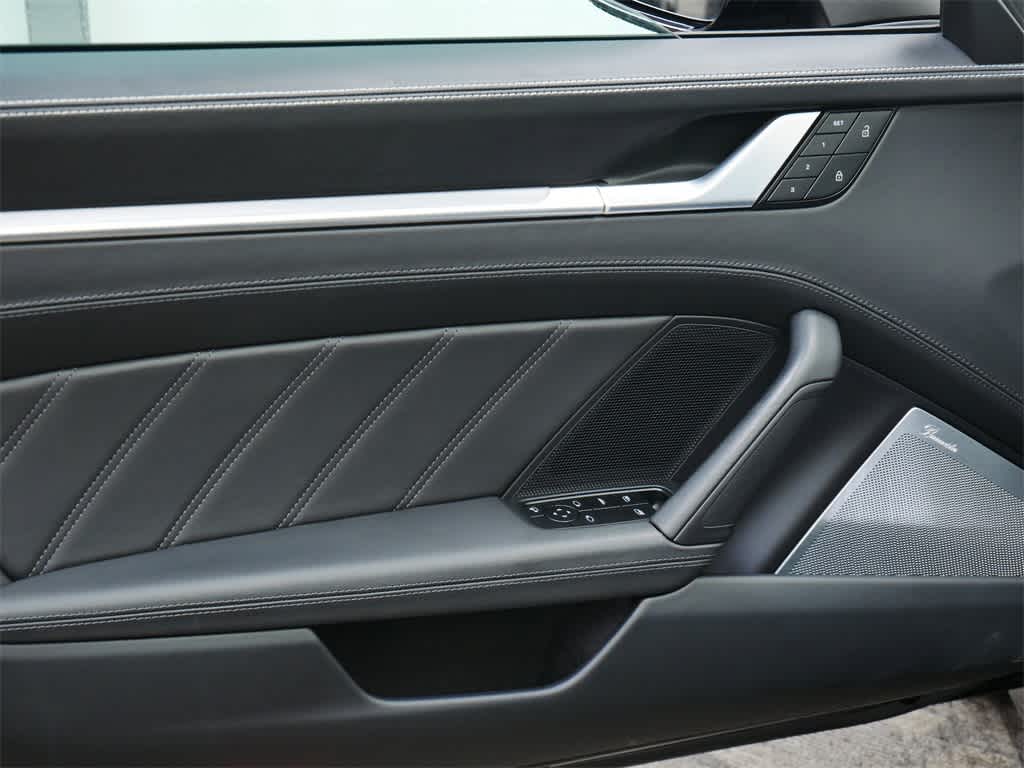 Thumbnail: 2022 Porsche 911 - 11