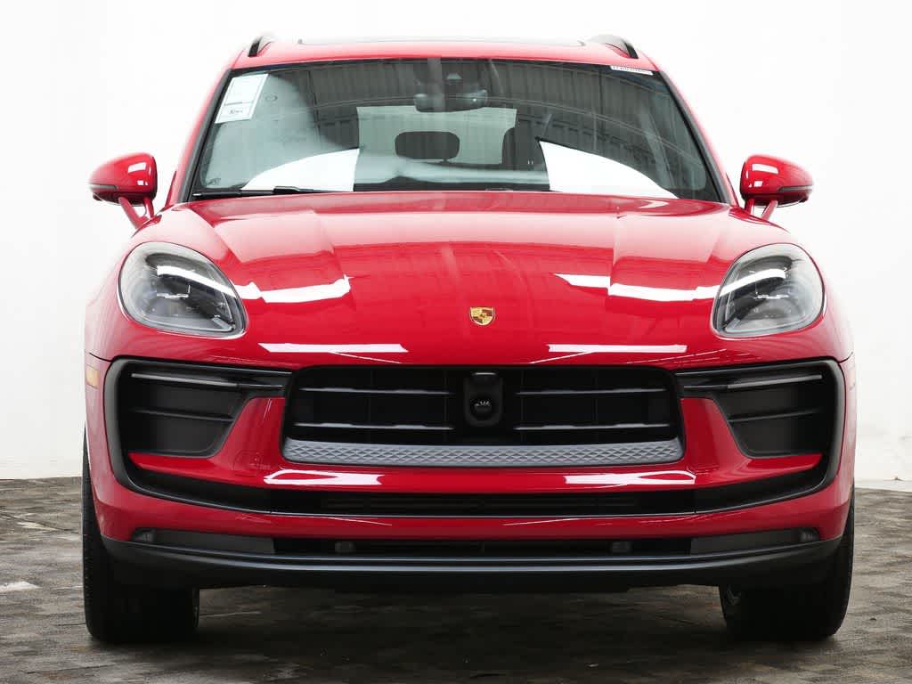 Thumbnail: 2026 Porsche Macan - 10