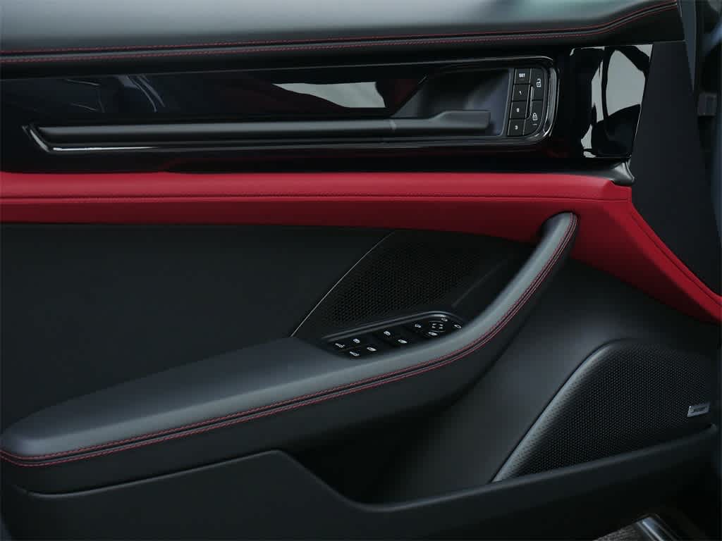 Thumbnail: 2025 Porsche Panamera - 11