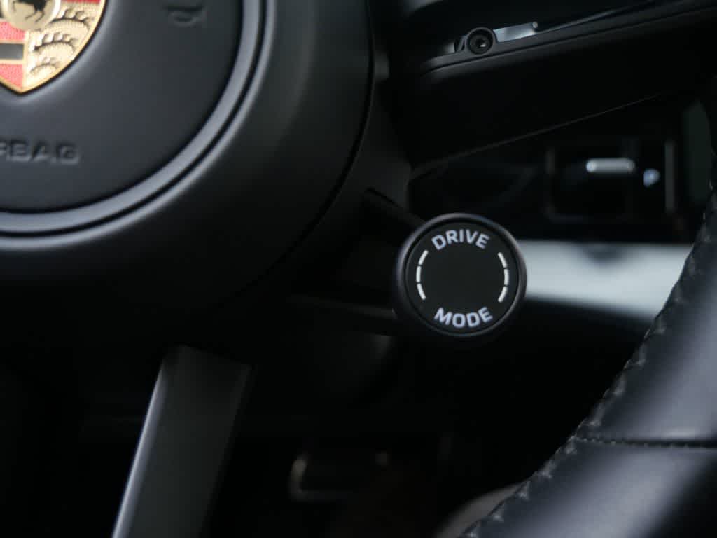 Thumbnail: 2023 Porsche Taycan - 21