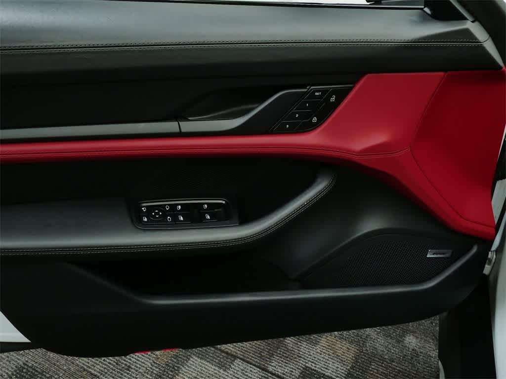 Thumbnail: 2022 Porsche Taycan - 11