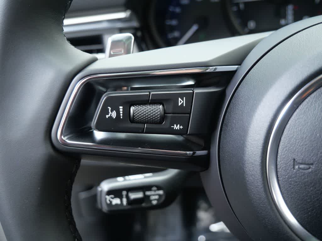 Thumbnail: 2026 Porsche Macan - 21