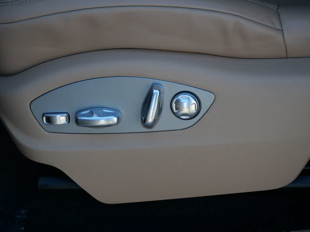 Thumbnail: 2024 Porsche Macan - 9