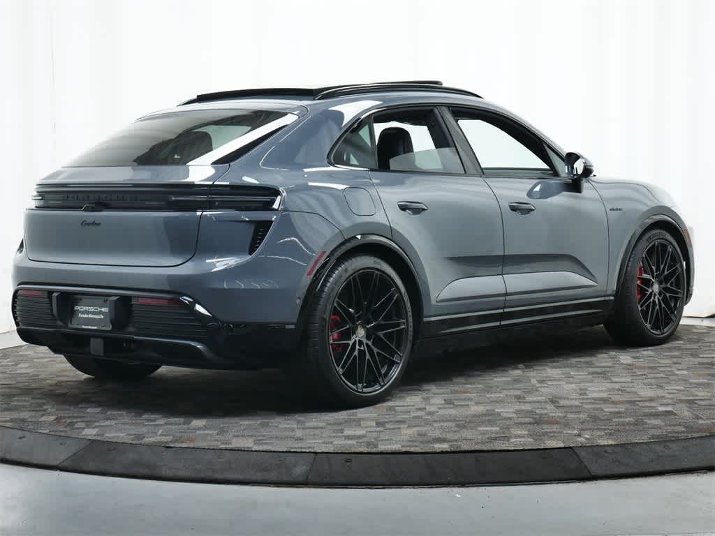 Thumbnail: 2025 Porsche Macan - 7