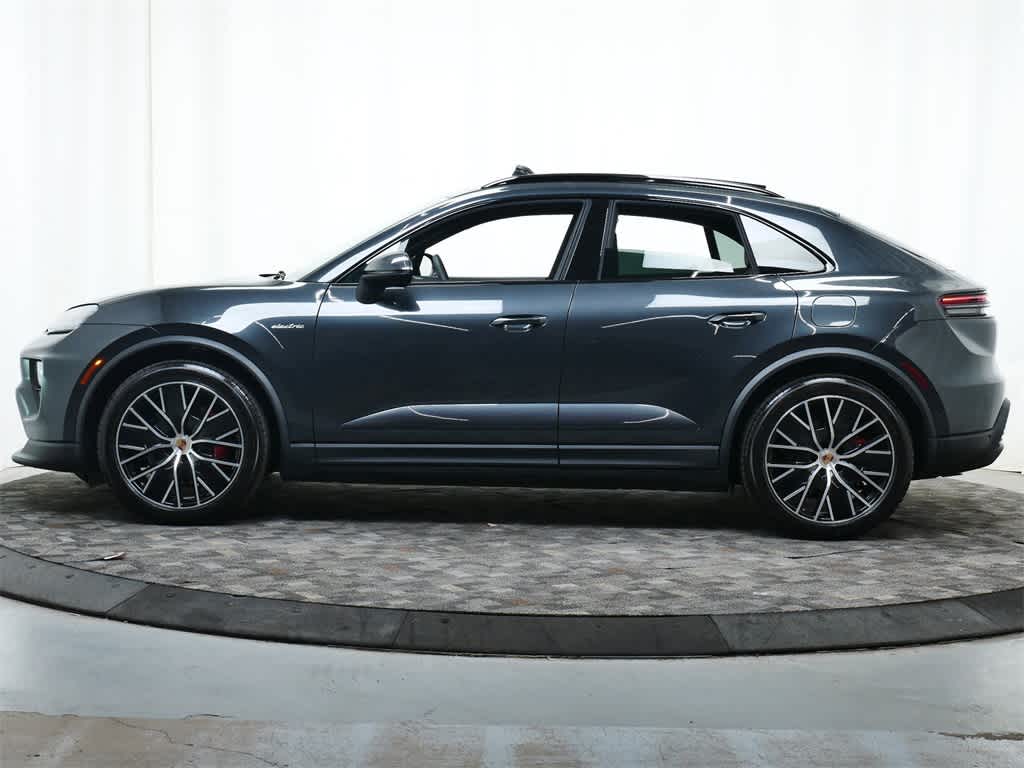 Thumbnail: 2025 Porsche Macan - 2