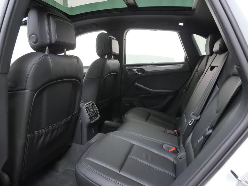 Thumbnail: 2026 Porsche Macan - 14
