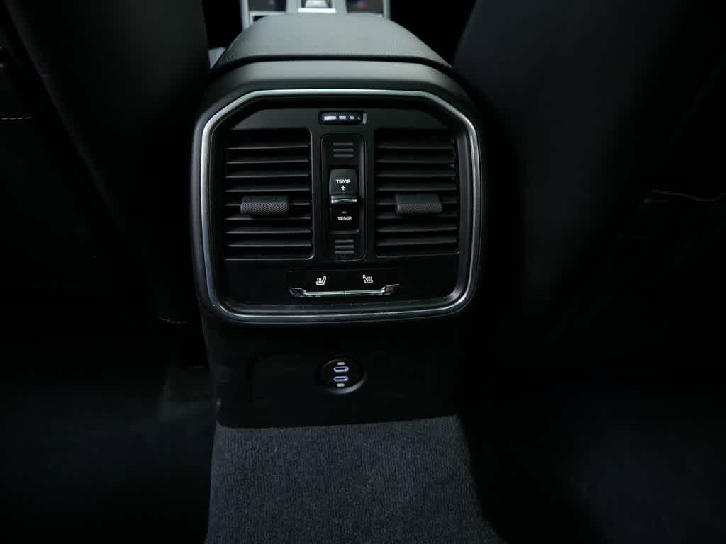 Thumbnail: 2025 Porsche Macan - 14