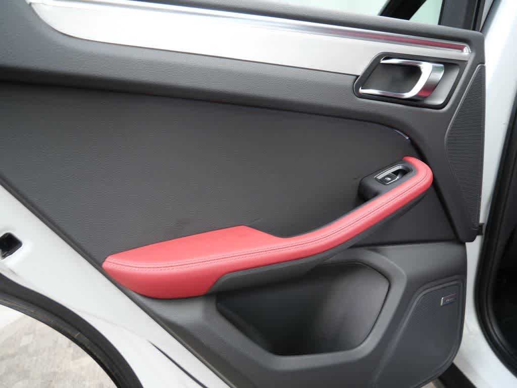 Thumbnail: 2022 Porsche Macan - 14